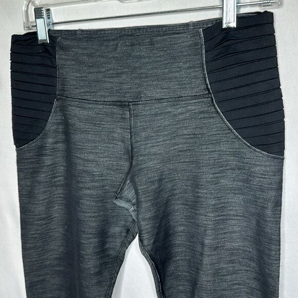 Lululemon Aphrodite Crop Heathered Black/Grey Crop Pants. Size 8. - Picture 2 of 8